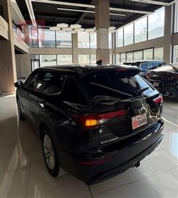 ميتسوبيشي اوتلاندر